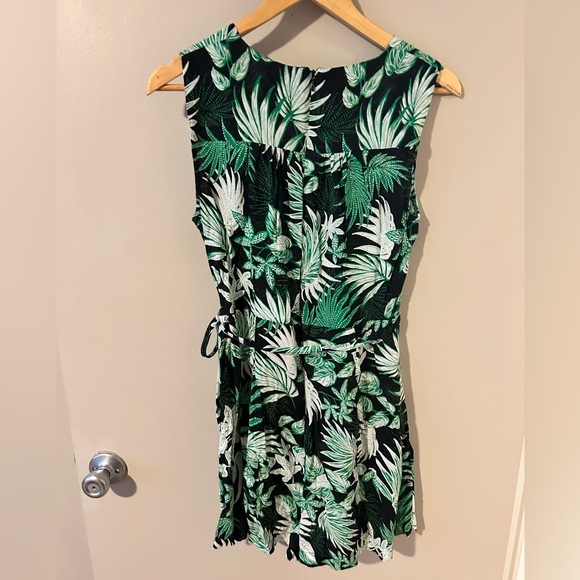 Calvin Klein tropical print skort romper, size 12 - Picture 2 of 5